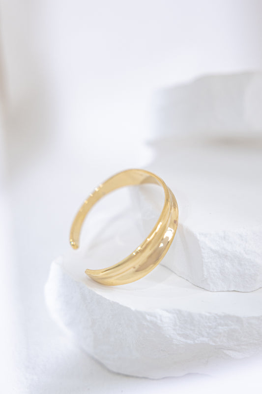 La Morongo Co. 3269-1 Korean Elegance 316L Stainless Steel 18K Gold-Plated Ribbon Cuff Bracelet