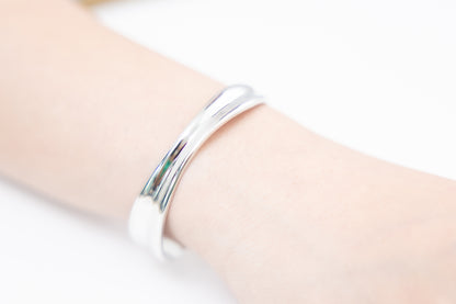 La Morongo Co. 3269 Korean Elegance 316L Stainless Steel Ribbon Cuff Bracelet